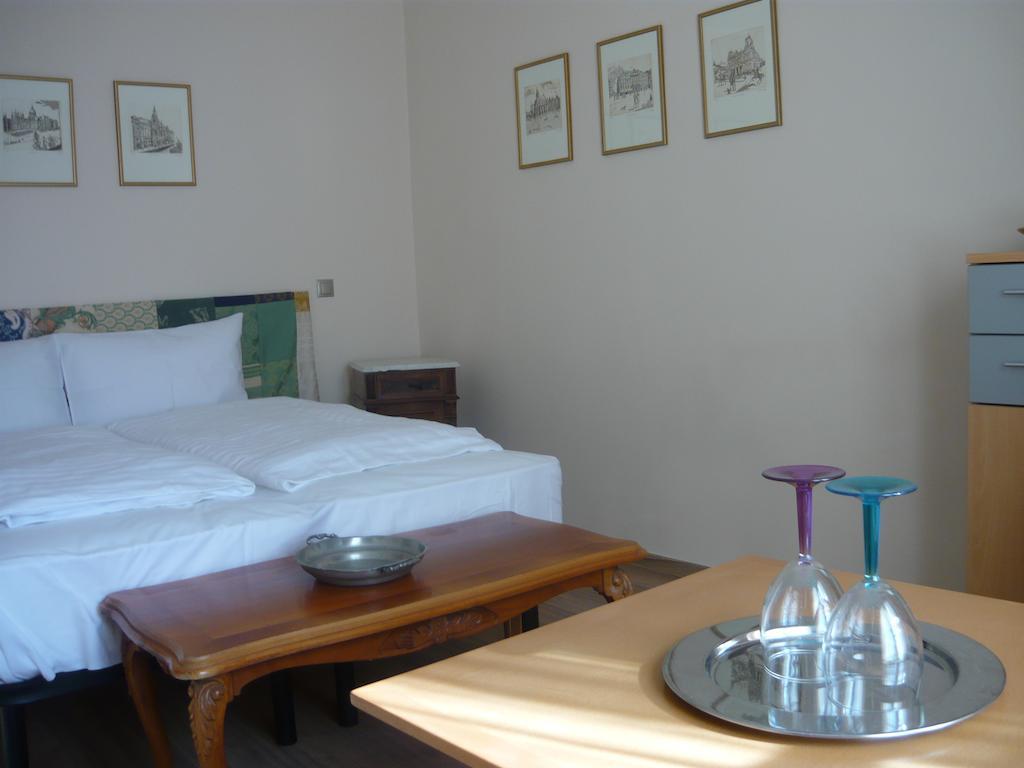 Mandula Haz Hotel เวสเปรม ภายนอก รูปภาพ